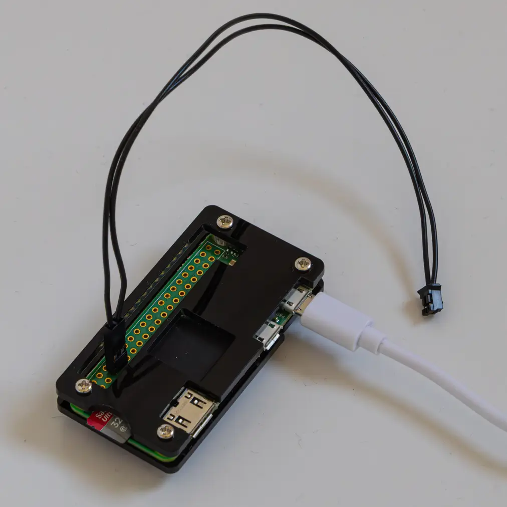 Raspberry Pi Zero 2W with antenna wire
